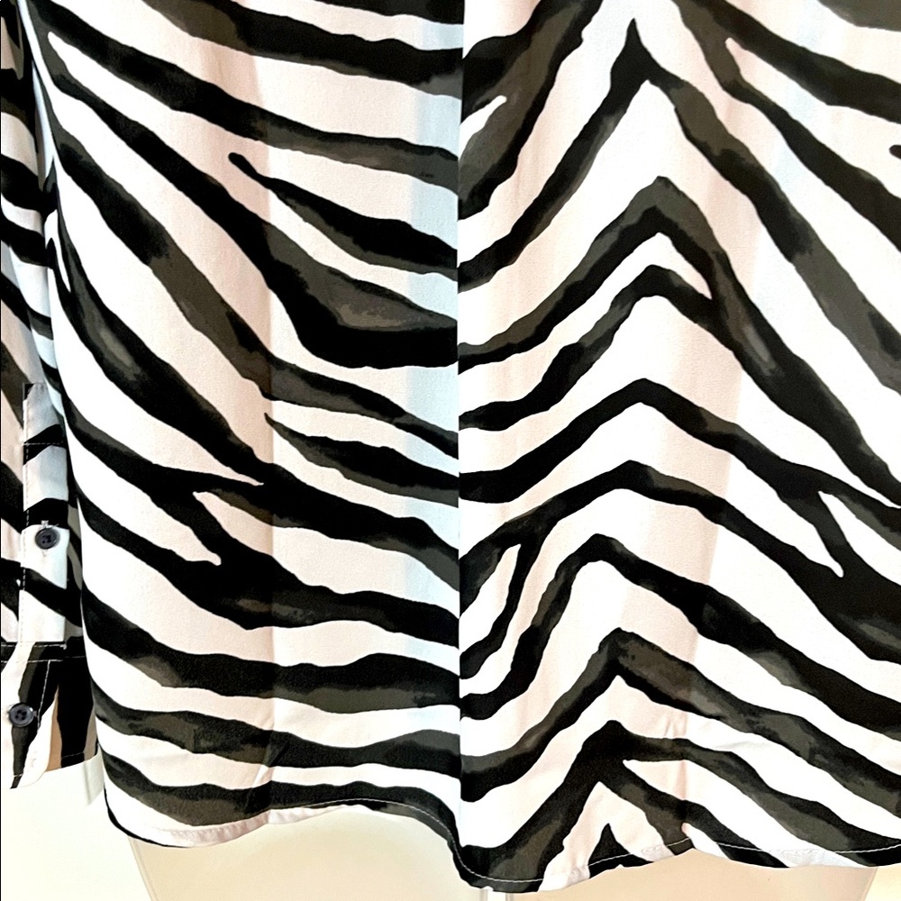 🌻Banana Republic Dylan classic fit, zebra button down long sleeve button cuff, M - Picture 9 of 11